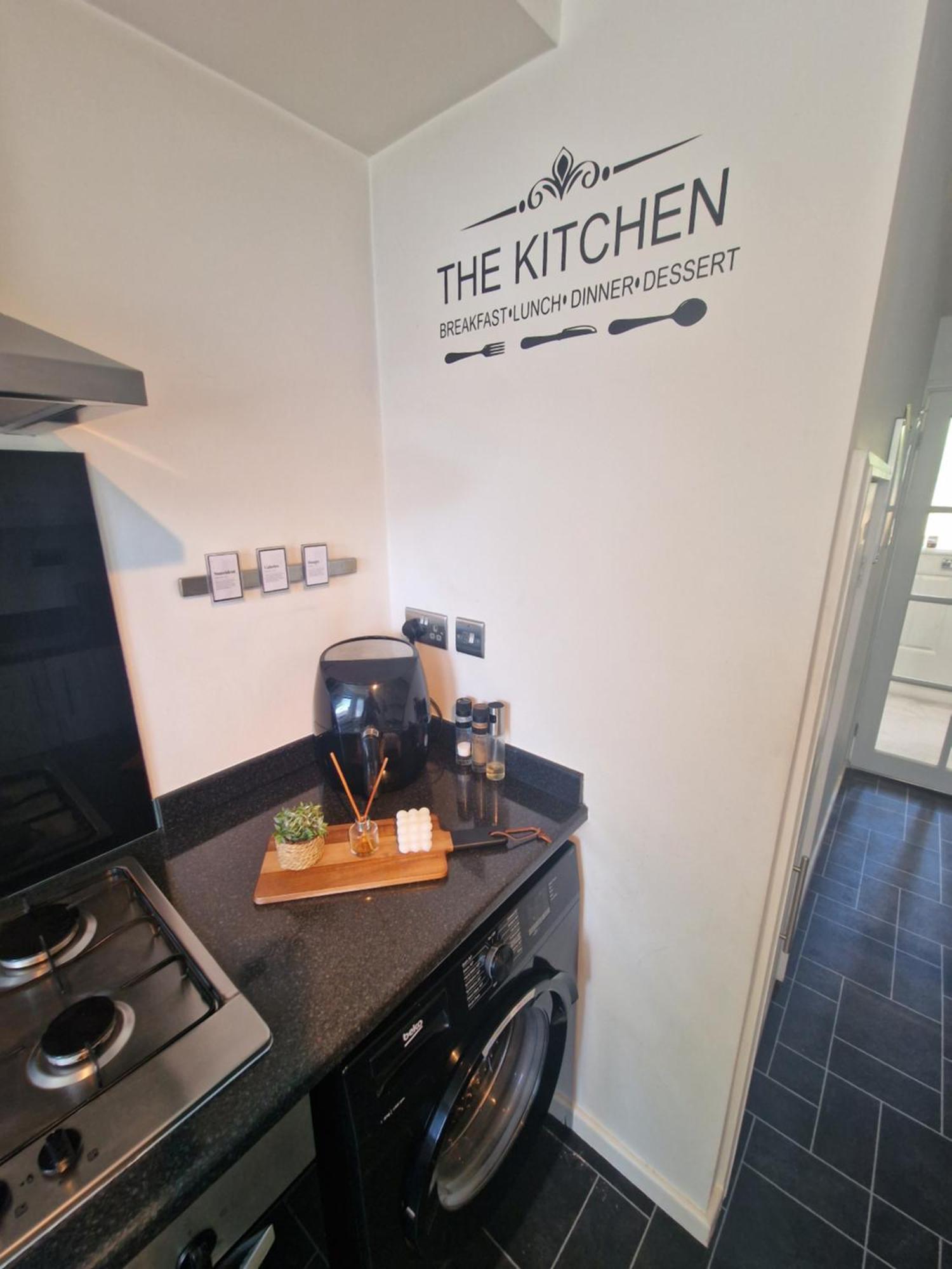 Stylish & Modern 2 Bed House With Free Parking Leeds Lägenhet Exteriör bild